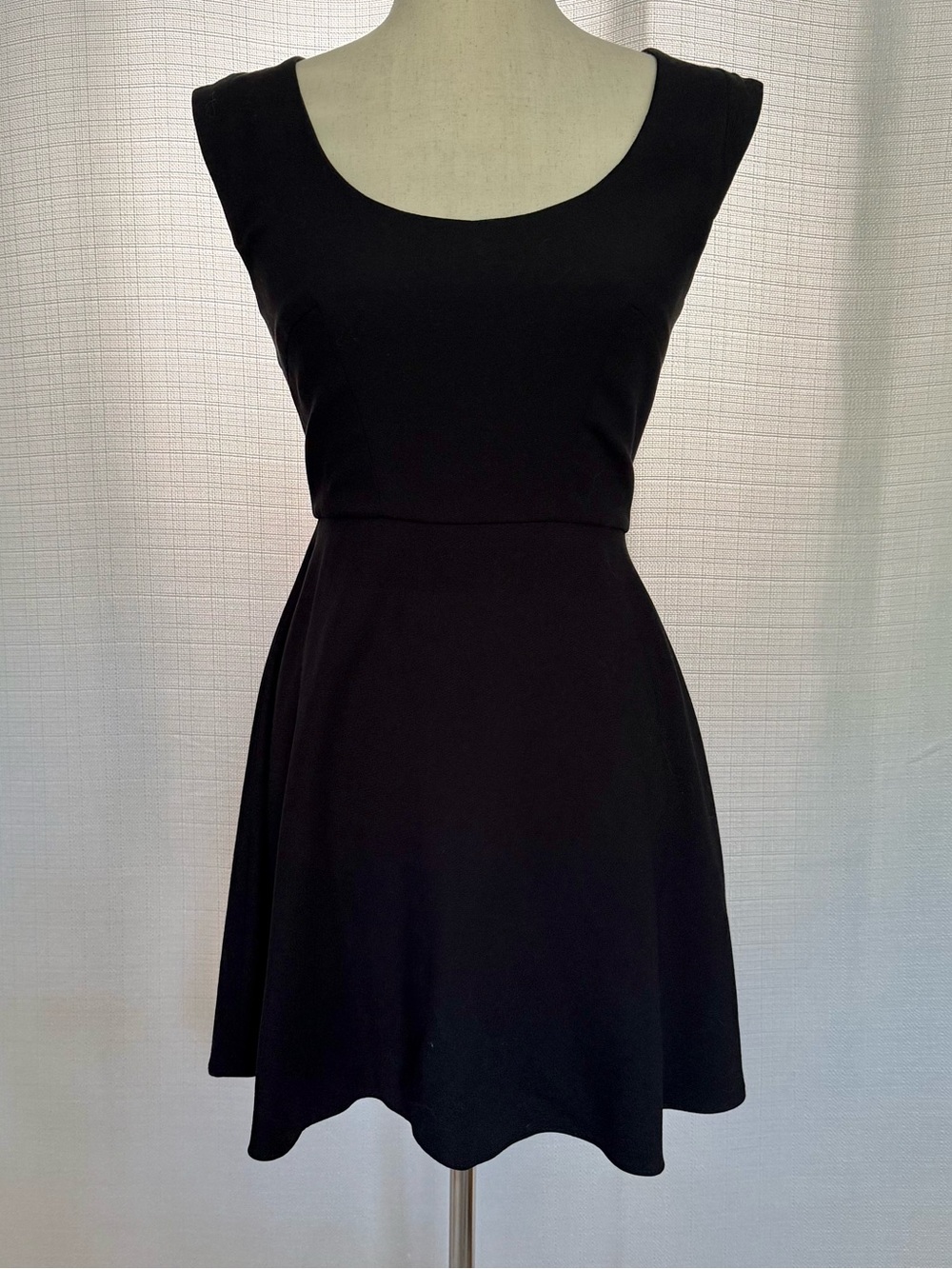 Like New! French Connection Classic Black Mini Dress - 6